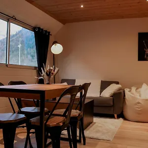 https://ambiance-montagne-deux-pas-de-la-gare.hotels-rhonealpes.com