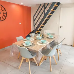 https://le-gte-douillon.hotels-rhonealpes.com